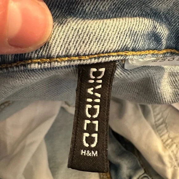 H&M Divided Jean Shorts Size: 12 - Picture 4 of 5